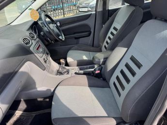 Ford Focus 1.6 Zetec 5dr