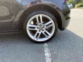 Audi A1 1.6 TDI S line Sportback Euro 5 (s/s) 5dr