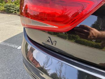 Audi A1 1.6 TDI S line Sportback Euro 5 (s/s) 5dr