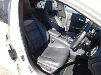 Mercedes-Benz A Class 1.6 A180 BlueEfficiency Sport 7G-DCT Euro 6 (s/s) 5dr