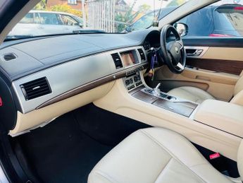 Jaguar XF 3.0d V6 Luxury Auto Euro 5 (s/s) 4dr