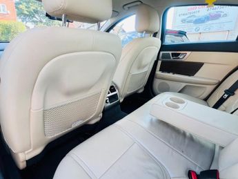 Jaguar XF 3.0d V6 Luxury Auto Euro 5 (s/s) 4dr