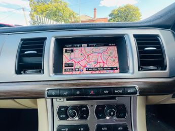 Jaguar XF 3.0d V6 Luxury Auto Euro 5 (s/s) 4dr