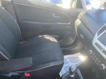 Kia Venga 1.4 EcoDynamics 2 Euro 5 (s/s) 5dr
