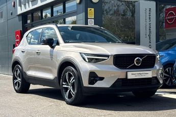 Volvo XC40 2.0 B4P Plus Dark 5dr AWD Auto