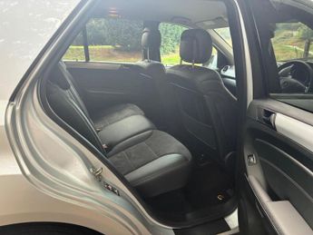 Mercedes-Benz M Class 3.0 ML300 CDI V6 BlueEfficiency Sport G-Tronic 4WD Euro 5 5dr