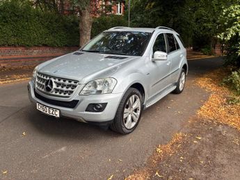 Mercedes-Benz M Class 3.0 ML300 CDI V6 BlueEfficiency Sport G-Tronic 4WD Euro 5 5dr