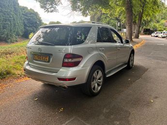Mercedes-Benz M Class 3.0 ML300 CDI V6 BlueEfficiency Sport G-Tronic 4WD Euro 5 5dr