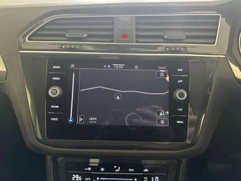 Volkswagen Tiguan 1.5 TSI Life SUV 5dr Petrol DSG Euro 6 (s/s) (150 ps)