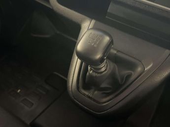 Peugeot Expert 1.5 BlueHDi Professional Standard Panel Van 6dr Diesel Manual St