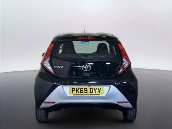 Toyota AYGO 1.0 VVT-i x-play Hatchback 5dr Petrol x-shift Euro 6 (71 ps)