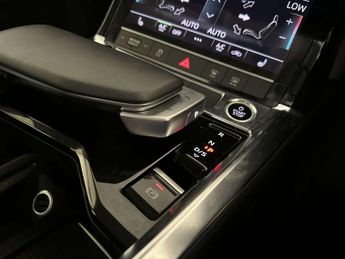 Audi e-tron 55 Technik SUV 5dr Electric Auto quattro 95kWh (11kW Charger) (4