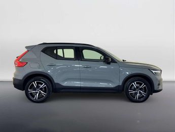 Volvo XC40 2.0 B4 MHEV Plus Dark SUV 5dr Petrol Hybrid DCT Auto Euro 6 (s/s