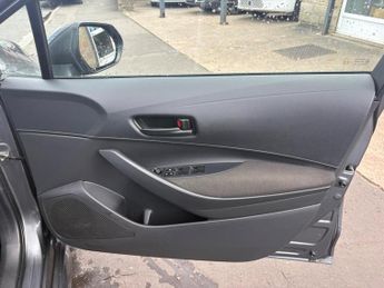 Toyota Corolla 1.8 VVT-h CVT Euro 6 (s/s) 5dr