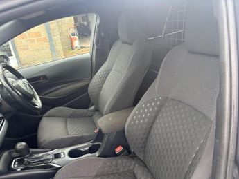 Toyota Corolla 1.8 VVT-h CVT Euro 6 (s/s) 5dr