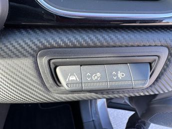 Renault Captur 1.6 E-TECH E-Tech engineered Auto Euro 6 (s/s) 5dr