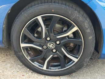 Toyota Yaris 1.5 VVT-h Design E-CVT Euro 6 5dr