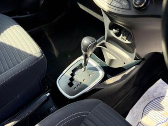 Toyota Yaris 1.5 VVT-h Design E-CVT Euro 6 5dr