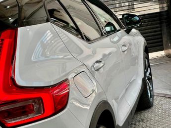 Volvo XC40 2.0 D4 R-Design Pro Auto AWD Euro 6 (s/s) 5dr