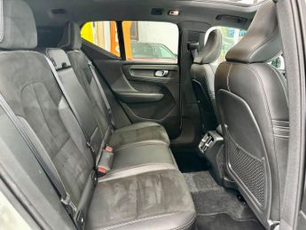 Volvo XC40 2.0 D4 R-Design Pro Auto AWD Euro 6 (s/s) 5dr