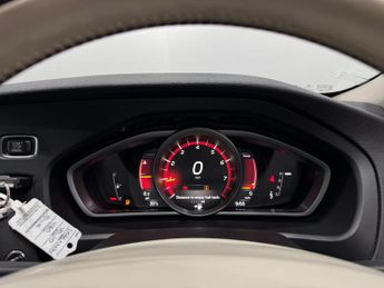 Volvo V40 1.5 T2 Momentum Nav Plus Auto Euro 6 (s/s) 5dr