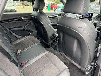 Audi Q5 2.0 TDI 40 Black Edition SUV 5dr Diesel S Tronic quattro Euro 6 