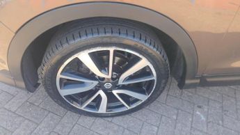 Nissan Qashqai 1.2 DIG-T Tekna XTRON 2WD Euro 6 (s/s) 5dr
