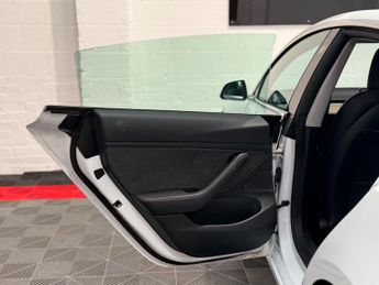 Tesla Model 3 (Dual Motor) Long Range Auto 4WDE 4dr