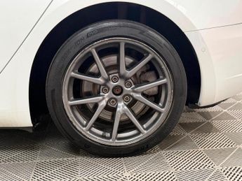 Tesla Model 3 (Dual Motor) Long Range Auto 4WDE 4dr