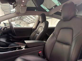 Tesla Model 3 (Dual Motor) Long Range Auto 4WDE 4dr