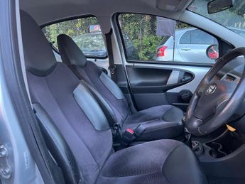 Toyota AYGO 1.0 VVT-i Ice Euro 5 5dr