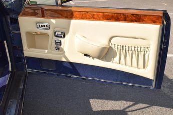 Rolls-Royce Corniche 6.8 2dr