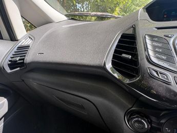 Ford EcoSport 1.5 Titanium 2WD Euro 5 5dr