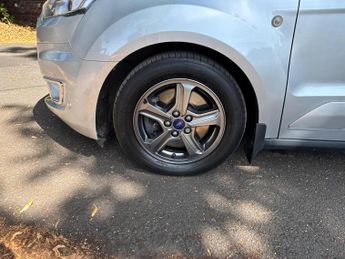 Ford Grand Tourneo Connect 1.5 EcoBlue Titanium Auto Euro 6 (s/s) 5dr
