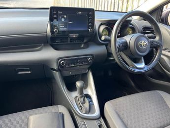 Toyota Yaris 1.5 VVT-h Design E-CVT Euro 6 (s/s) 5dr