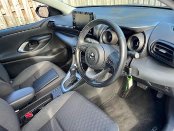 Toyota Yaris 1.5 VVT-h Design E-CVT Euro 6 (s/s) 5dr