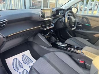 PEUGEOT 208 1.2 208 Allure Premium + PureTech S/S Auto 5dr