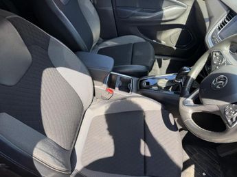 Vauxhall Grandland X 1.2 Turbo SRi Nav Auto Euro 6 (s/s) 5dr