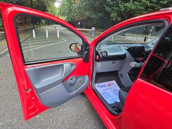 Toyota AYGO 1.0 VVT-i Go Hatchback 5dr Petrol MultiMode Euro 5 (AC) (67 ps)