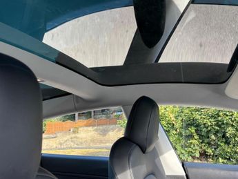 Tesla Model 3 (Dual Motor) Performance Auto 4WDE 4dr (Performance Upgrade)
