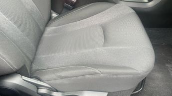 Toyota Urban Cruiser 61kWh Design Auto 5dr