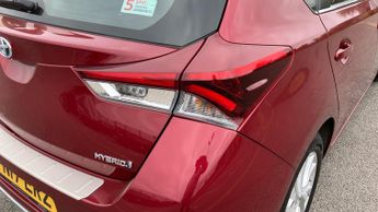 Toyota Auris 1.8 VVT-h Business Edition CVT Euro 6 (s/s) 5dr (Safety Sense)