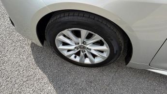 Toyota Corolla 1.8 VVT-h Icon CVT Euro 6 (s/s) 5dr