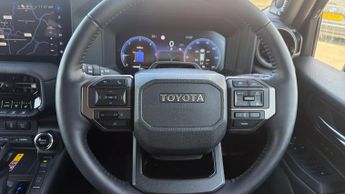 Toyota Land Cruiser 2.8D MHEV Invincible Auto 4WD Euro 6 (s/s) 5dr (LWB)