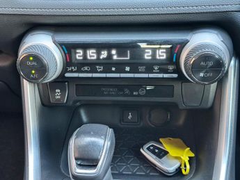 Toyota RAV4 2.5 VVT-h Design CVT Euro 6 (s/s) 5dr
