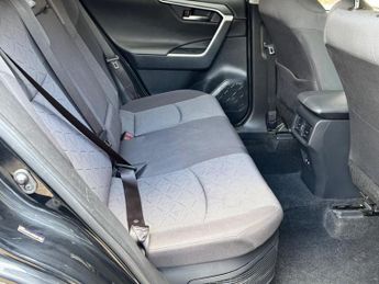 Toyota RAV4 2.5 VVT-h Design CVT Euro 6 (s/s) 5dr