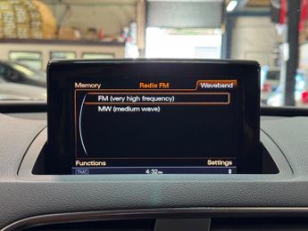 Audi RS Q3 2.5 TFSI SUV 5dr Petrol S Tronic quattro Euro 6 (s/s) (340 ps)
