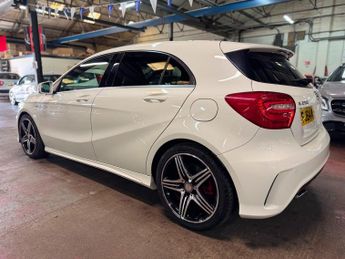 Mercedes-Benz A Class 2.0 A250 AMG Sport Hatchback 5dr Petrol 7G-DCT 4MATIC Euro 6 (s/