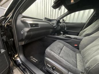 Lexus Ux 300E