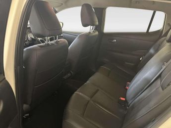Nissan Leaf 40kWh Tekna Hatchback 5dr Electric Auto (150 ps)